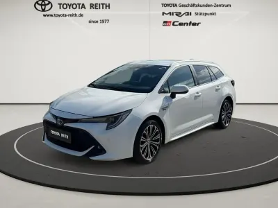 Gebraucht Toyota Corolla Team 122 PS (89 kW) 2021 Schneeweiß Kombi