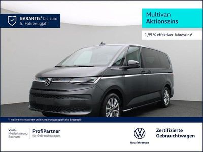 Gebraucht VW Multivan Style 177 PS (130 kW) 2025 Grau Van