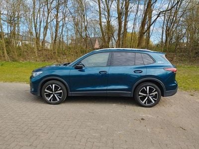 Gebraucht VW Tiguan Goal 150 PS (110 kW) 2024 Blau SUV