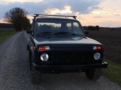 Second-hand Lada niva 82 CP (60 kW) 2008 Verde SUV