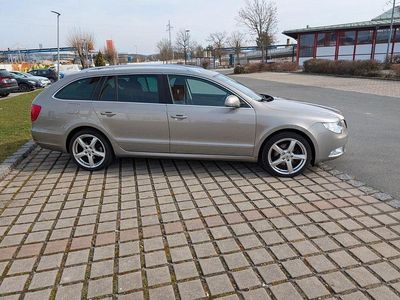 Gebraucht Skoda Superb Elegance 170 PS (125 kW) 2012 Silber Kombi