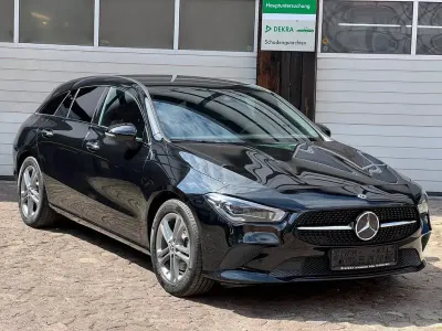 Gebraucht Mercedes CLA200 Shooting Brake 150 PS (110 kW) 2020 Schwarz Kombi