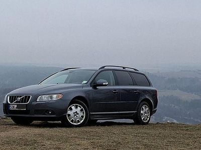 Grau Gebraucht 2008 Volvo V70 Momentum Kombi | 2.350 € (Guter Preis)