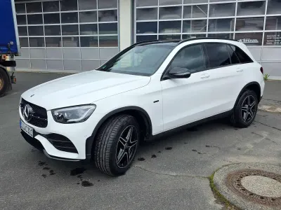 Gebraucht Mercedes GLC300e AMG line Plus 320 PS (235 kW) 2021 Weiß SUV