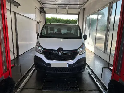 Gebraucht Renault Trafic 114 PS (83 kW) 2021 Weiß Van / Kleinbus