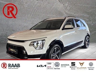 Ud) schneeweiss (weiss Gebraucht 2022 Kia Niro Vision SUV | 25.895 € (Fairer Preis)