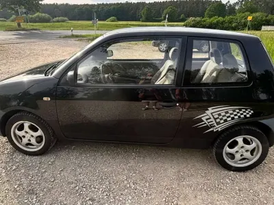 Używany Seat Arosa Basis 50 KM (36 kW) 2000 Czarny Hatchback