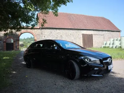 Gebraucht Mercedes CLA180 Shooting Brake Urban 122 PS (89 kW) 2015 Schwarz Kombi