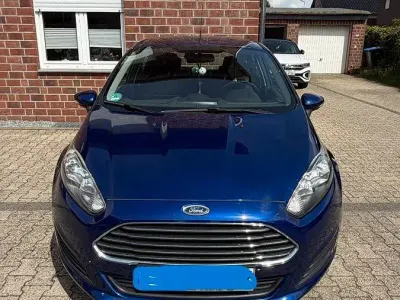 Gebraucht Ford Fiesta SYNC Edition 60 PS (44 kW) 2013 Blau Limousine