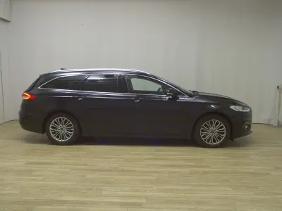 Gebraucht Ford Mondeo Titanium 150 PS (110 kW) 2020 Schwarz Kombi