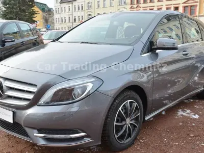 Gebraucht Mercedes B180 122 PS (89 kW) 2011 Grau Kleinwagen