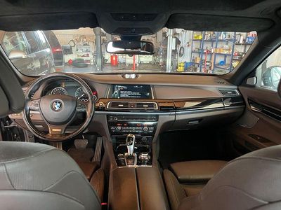 BMW 750