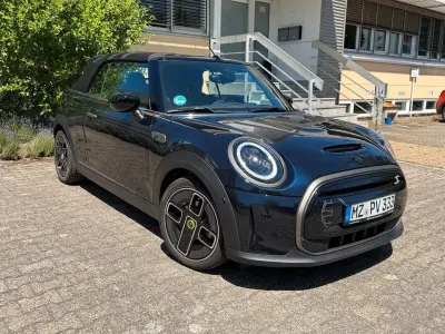 Gebraucht Mini Cooper SE Cabriolet 135 kW (184 PS) 2023 Schwarz Cabrio