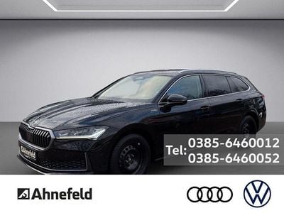 Gebraucht Skoda Superb LAURIN & KLEMENT 150 PS (110 kW) 2024 Schwarz Kombi