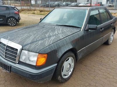 Gebraucht Mercedes E260 160 PS (117 kW) 1990 Schwarz Limousine