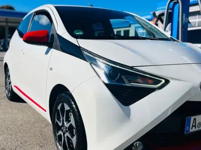 Używany Toyota Aygo x-press 72 KM (52 kW) 2018 Biały Hatchback