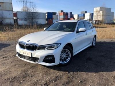 Weiß metallic Gebraucht 2020 BMW 320 M Sport Kombi | 38.450 € (Teuer)