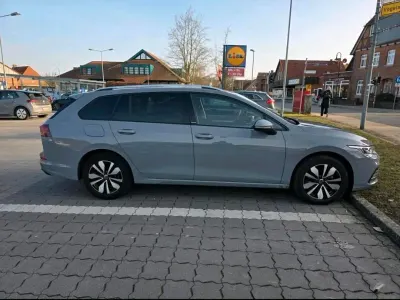 Gebraucht VW Golf VIII Life 150 PS (110 kW) 2024 Kombi