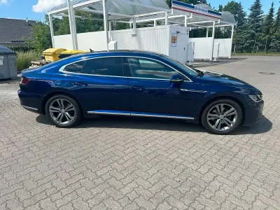 Gebraucht VW Arteon R-line 190 PS (139 kW) 2018 Blau Kleinwagen