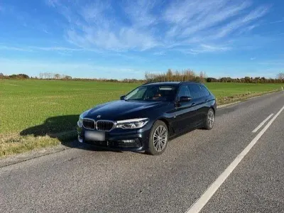 Gebraucht BMW 520 Sport Line 190 PS (139 kW) 2018 Blau Kombi