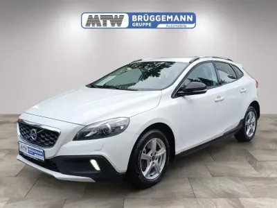 Gebraucht Volvo V40 CC You! 150 PS (110 kW) 2015 Ice white) / solid (weiss Kombi