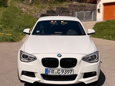 Usata BMW 118 Sport Line 143 CV (105 kW) 2014 Bianco Utilitaria