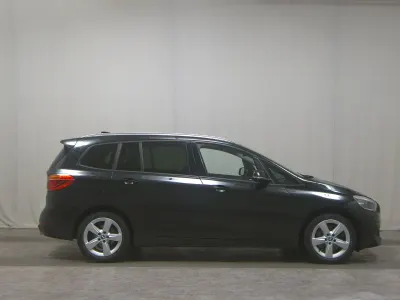 Gebraucht BMW 218 Gran Tourer Advantage 150 PS (110 kW) 2021 Schwarz Van / Kleinbus
