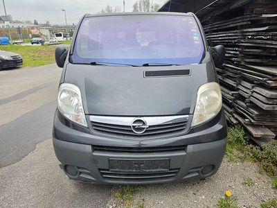 Second-hand Opel Vivaro 114 CP (83 kW) 2007 Negru Monovolum