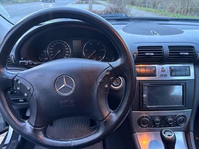 Silber Gebraucht 2006 Mercedes C220 Avantgarde Kombi | 2.999 € (Teuer)