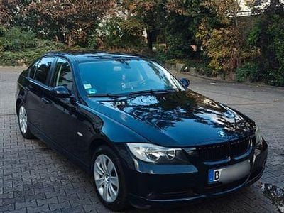 Gebraucht BMW 318 143 PS (105 kW) 2008 Schwarz Limousine