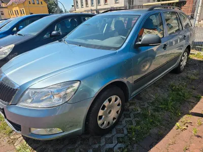 Gebraucht Skoda Octavia Elegance 102 PS (75 kW) 2011 Blau Kombi