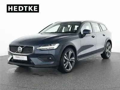 Gebraucht Volvo V60 CC Ultimate 197 PS (144 kW) 2024 Blau Kombi