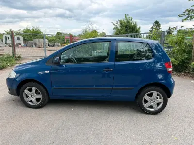 Używany VW Fox 70 KM (51 kW) 2005 Niebieski Hatchback