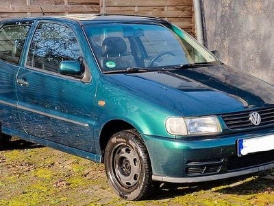 Grün Gebraucht 1997 VW Polo Limousine | 949 € (Guter Preis)