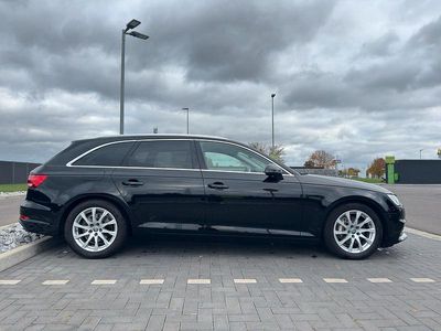 Schwarz Gebraucht 2019 Audi A4 Sport Kombi | 18.000 € (Fairer Preis)