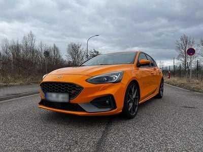 Usata Ford Focus ST 280 CV (205 kW) 2019 Arancione Berlina