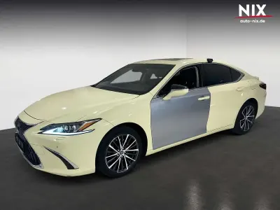 Gebraucht Lexus ES300 Business Edition 218 PS (160 kW) 2024 Silber Limousine