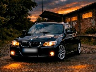 Gebraucht BMW 325 218 PS (160 kW) 2011 Schwarz Kombi