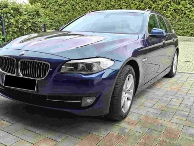 Gebraucht BMW 525 Sport Line 204 PS (150 kW) 2011 Blau Kombi