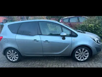 Gebraucht Opel Meriva 120 PS (88 kW) 2011 Silber Van / Kleinbus