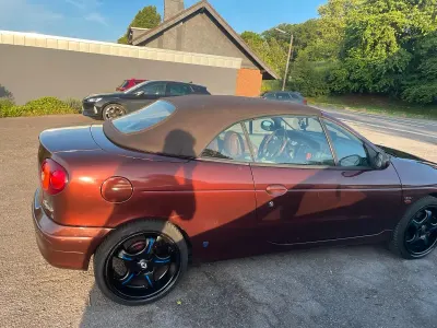Gebraucht Renault Mégane Cabriolet 107 PS (78 kW) 2002 Rot Cabrio