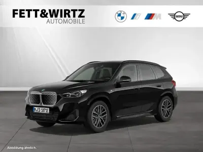 Gebraucht BMW iX1 M Sport 150 kW (204 PS) 2025 Saphirschwarz metallic SUV