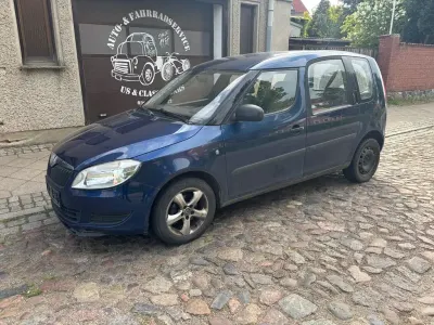 Gebraucht Skoda Roomster Plus Edition 86 PS (63 kW) 2010 Blau Van / Kleinbus