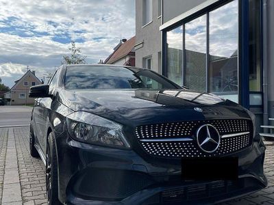 Schwarz Gebraucht 2015 Mercedes A200 AMG line Limousine | 13.000 € (Fairer Preis)