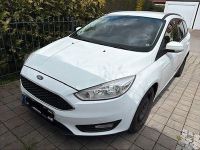 Usata Ford Focus Titanium 120 CV (88 kW) 2015 Bianco Station wagon