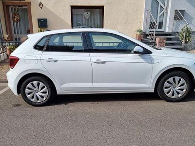 Weiß Gebraucht 2018 VW Polo Comfortline Kleinwagen | 13.500 € (Etwas zu teuer)