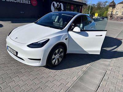 Begagnad Tesla Model Y RWD 219 kW (299 HK) 2023 Vit SUV