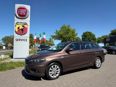 Usata Fiat Tipo Lounge 120 CV (88 kW) 2017 Marrone Berlina