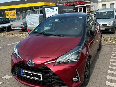 Second-hand Toyota Yaris Hybrid Style 101 CP (74 kW) 2020 Roșu Hatchback