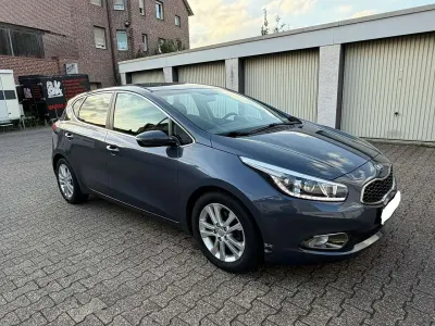 Gebraucht Kia Ceed Vision 128 PS (94 kW) 2012 Grün Kleinwagen